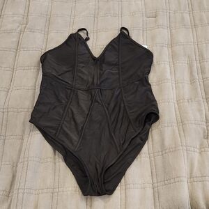 Cupshe Elegant Black One-Piece Swimsuit